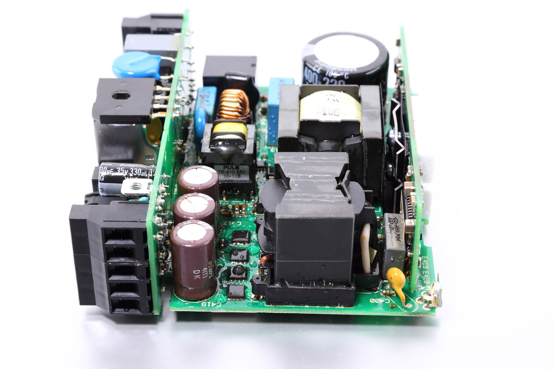 CP10.241-C1的敷形涂层覆膜PCB。 CP10.241-C1的敷形涂层覆膜PCB。